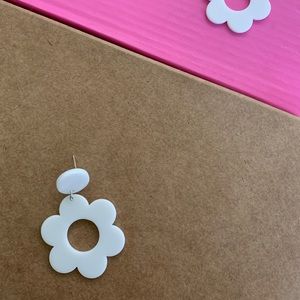 Flower earrings 70s style